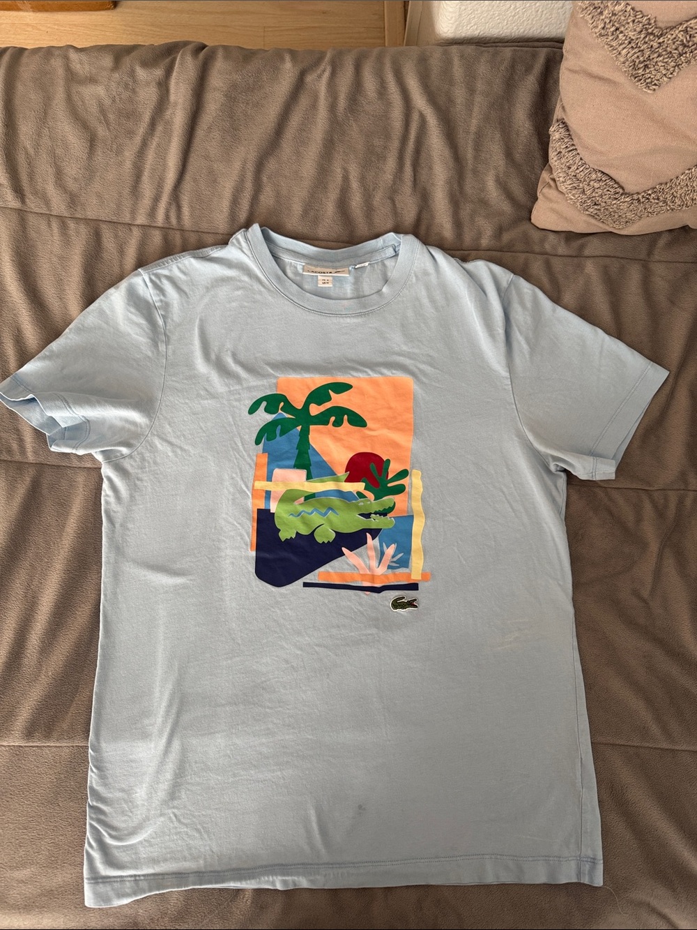 Lacoste men’s Light Blue Short-Sleeve Graphic Palm Tee Sz M